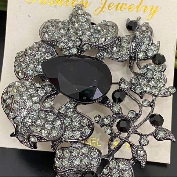 Unsigned Flower Bouquet Faux Rhinestones Gunmetal Large Brooch 62g NOS - Picture 4 of 13